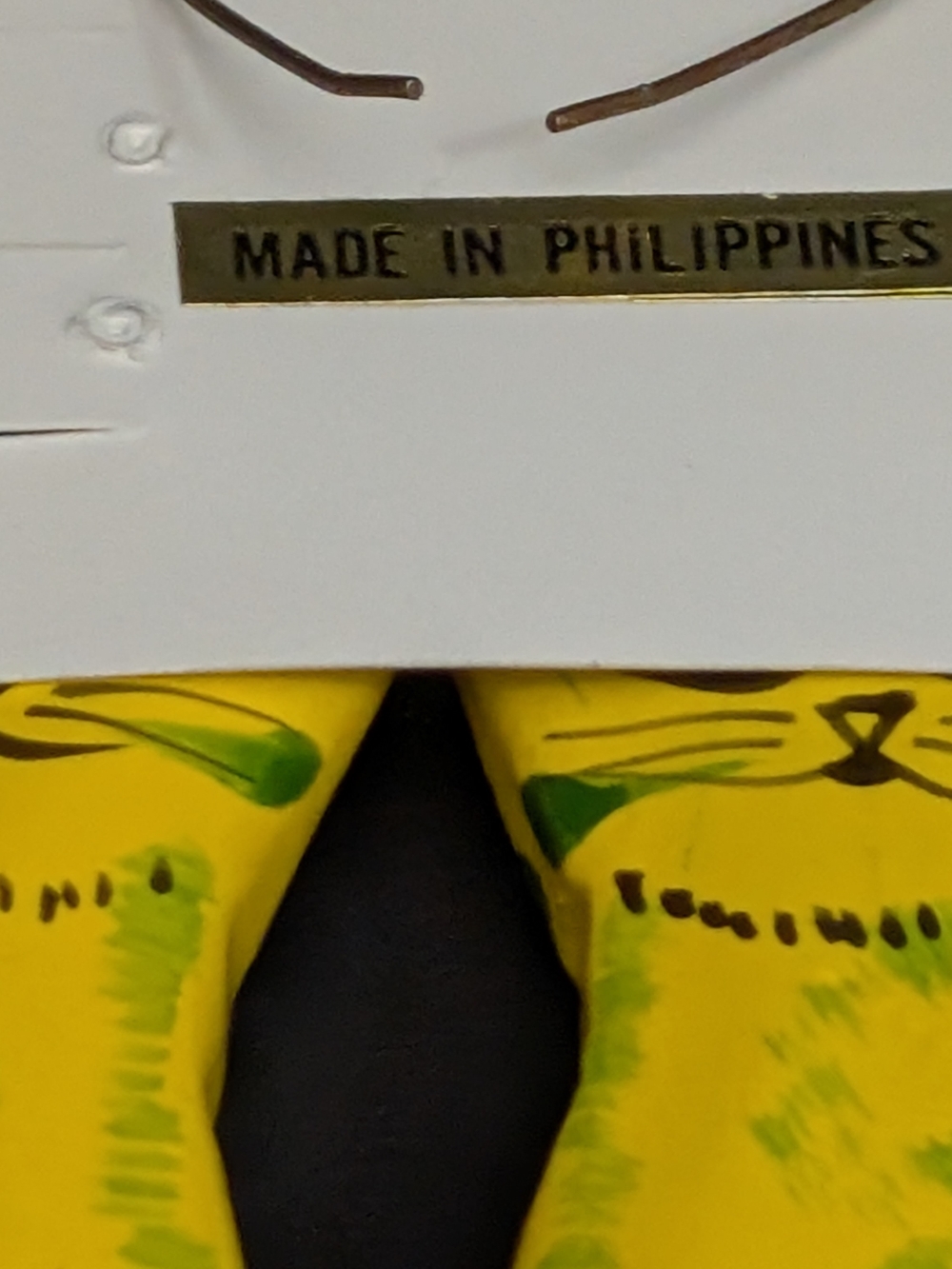 Vintage Hand painted Yellow Wooden Cat Dangle Earrings 42026-D3 - Picture 3 of 3